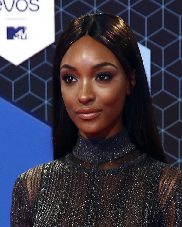 Copyright 2016 The Associated Press. All rights reserved. This material may not be published, broadcast, rewritten or redistributed without permission. Mandatory Credit: Photo by Vincent Jannink/AP/REX/Shutterstock (7391345av) Model Jourdan Dunn poses for photographers upon arrival at the MTV European Music Awards 2016 in Rotterdam, Netherlands Netherlands MTV EMA 2016 Arrivals, Rotterdam, Netherlands - 06 Nov 2016