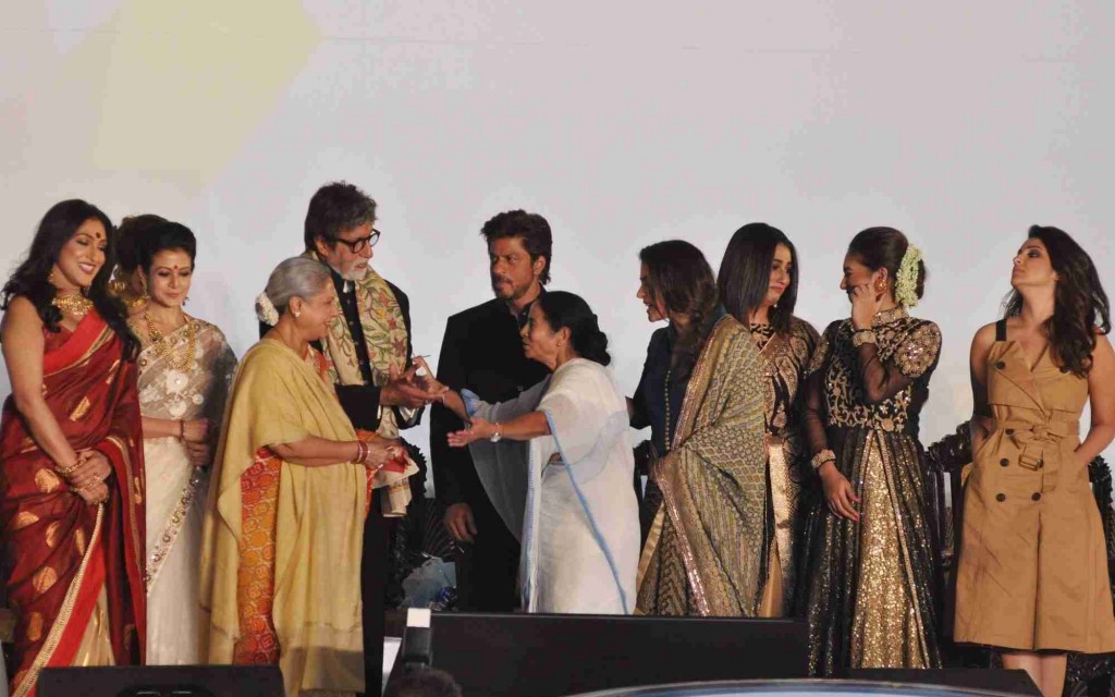 Kolkata: West Bengal Chief Minister Mamata Banerjee, actors Amitabh Bachchan, Jaya Bachchan, Shah Rukh Khan, Kajol Devgan and Parineeti Chopra during the inauguration of 22nd Kolkata International Film Festival (KIFF) in Kolkata on Nov 11, 2016. (Photo: Kuntal Chakrabarty/IANS)